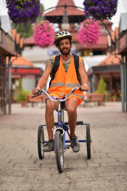 Man binicilik bisiklet
