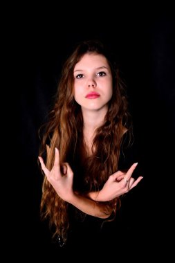 kadın rock simge yapıyor