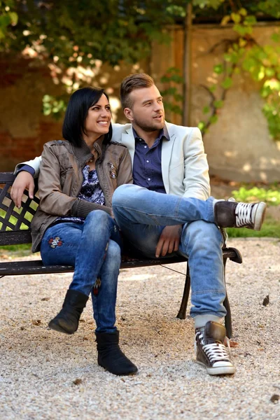 Young couple in love outdoor — Stock Photo, Image