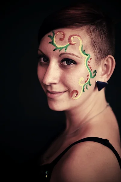 Femme avec bodypainting — Photo