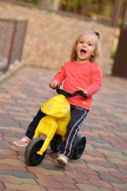 Bebek binicilik bisiklet