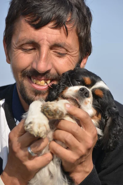 Mann mit seinem Hund — Stockfoto