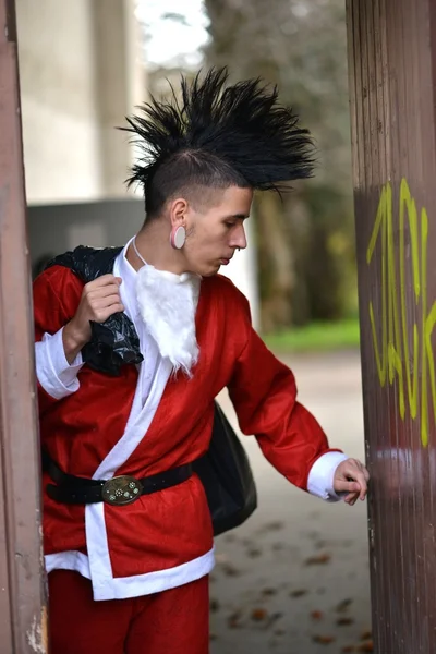 Mau Papai Noel em Estilo Punk — Fotografia de Stock