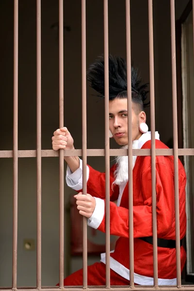 Papá Noel está tras las rejas en la cárcel — Foto de Stock
