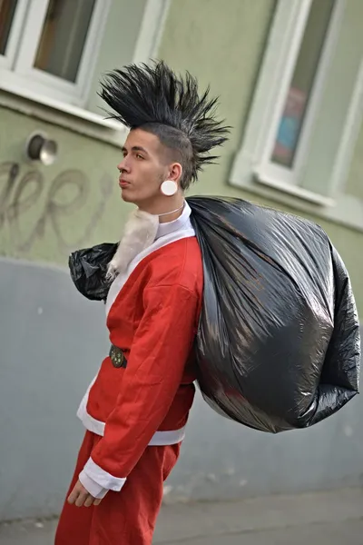 Плохой Санта в стиле панк — стоковое фото