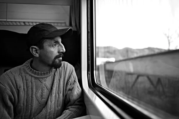 Mann im Zug — Stockfoto