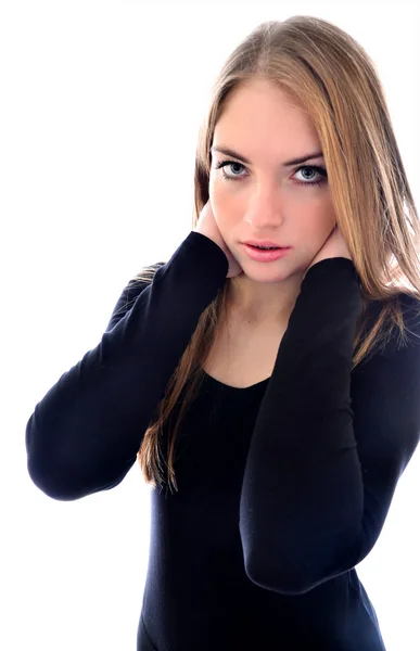 Retrato de joven sonriente hermosa mujer —  Fotos de Stock