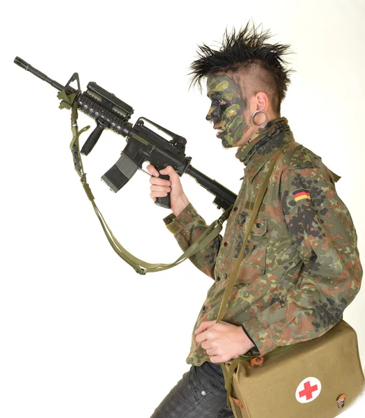 Soldado hombre y ametralladora — Foto de Stock