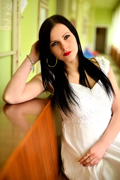 Beauty Woman at piano — Stock Photo, Image