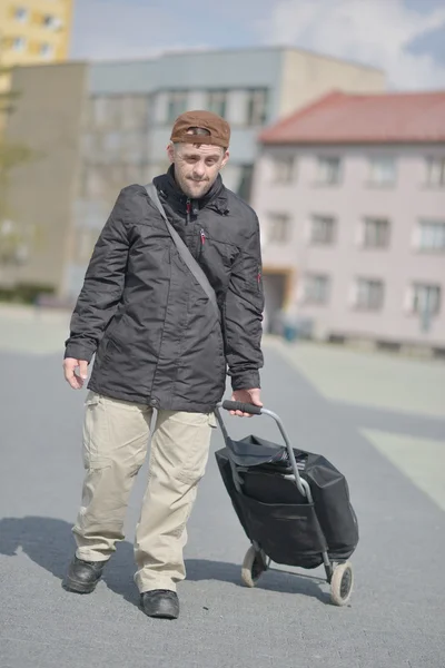 Homme avec bagages — Photo