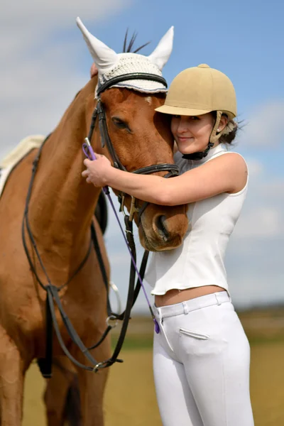 Mujer jinete en el espectáculo de caballos — Foto de Stock