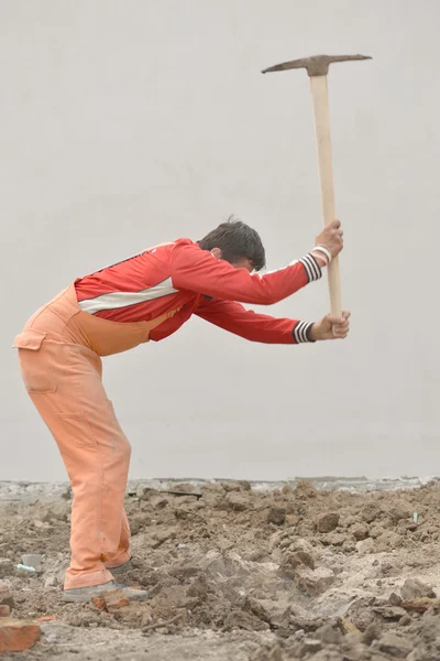 Man and sledge-hammer — Stock Photo, Image