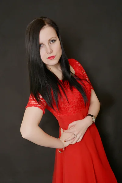 Femme en robe rouge — Photo