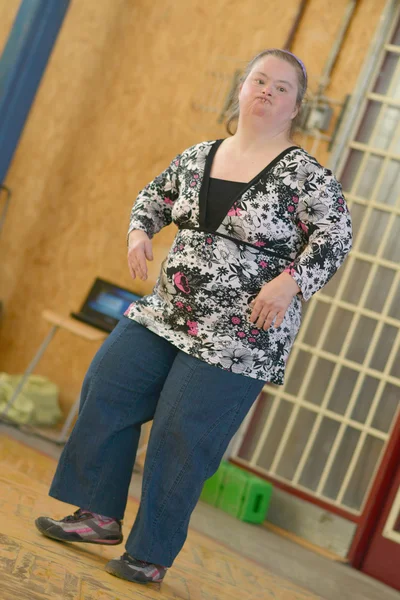 Žena s Downovým syndromem — Stock fotografie