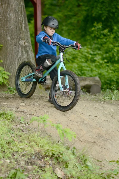 Piccolo motociclista — Foto Stock