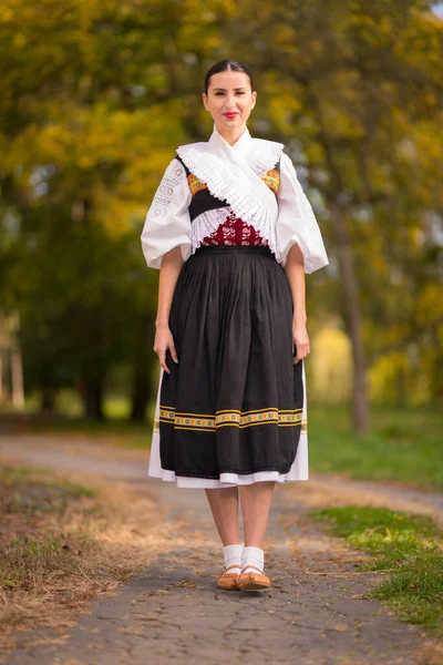 Slowakische Folklore Slowakische Folk Mädchen Posiert Freien — Stockfoto