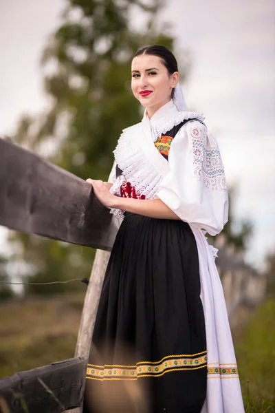 Slowaakse Folklore Slovaaks Volksmeisje — Stockfoto