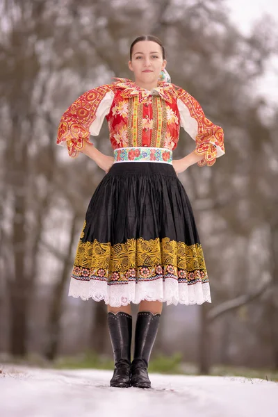 Молодая Красивая Словацкая Женщина Традиционном Платье Фольклор Словакии — стоковое фото