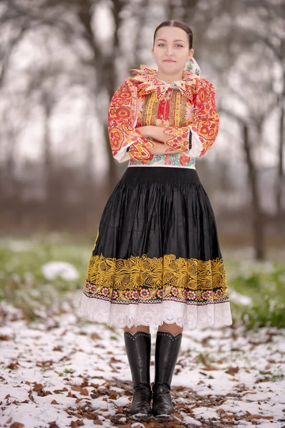 Jonge Mooie Slovak Vrouw Traditionele Jurk Slowaakse Folklore — Stockfoto