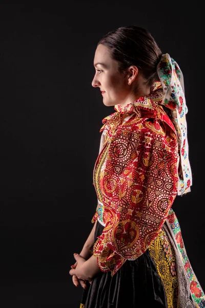 Jovem Bela Mulher Eslovaca Vestido Tradicional Folclore Eslovaco — Fotografia de Stock