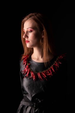 Chili Biberli Genç Kadın