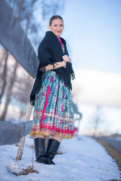 Mooie Vrouw Slovak Folklore Jurk — Stockfoto