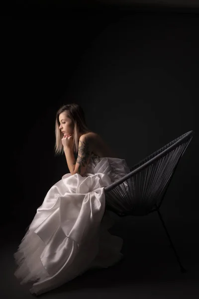 Sexy Sposa Indietro Abito Sposa Donna Toglie Abito Bianco Vista — Foto Stock