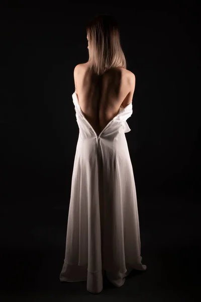 Sexy Nevěsta Zpět Svatební Šaty Žena Svlékne Bílý Plášť Zadní — Stock fotografie