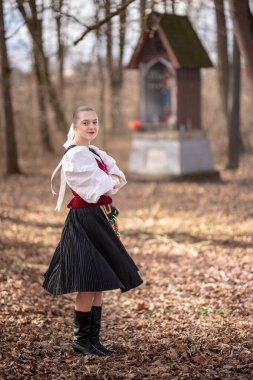 Slovak folkloru. Slovak halk kızı.