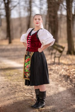 Slovak folkloru. Slovak halk kızı.