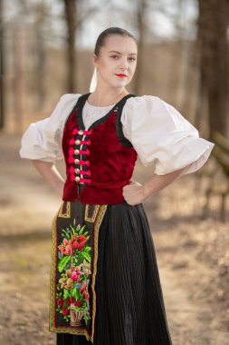 Slovak folkloru. Slovak halk kızı.