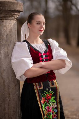 Slovak folkloru. Slovak halk kızı.
