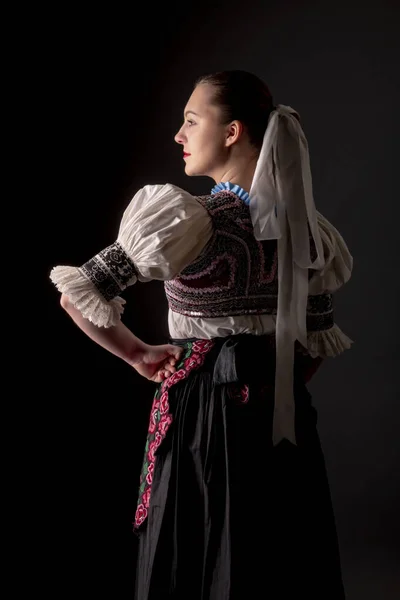 Joven Chica Hermosa Vestido Tradicional Folklore Eslovaco Chica Folklórica Eslovaca —  Fotos de Stock