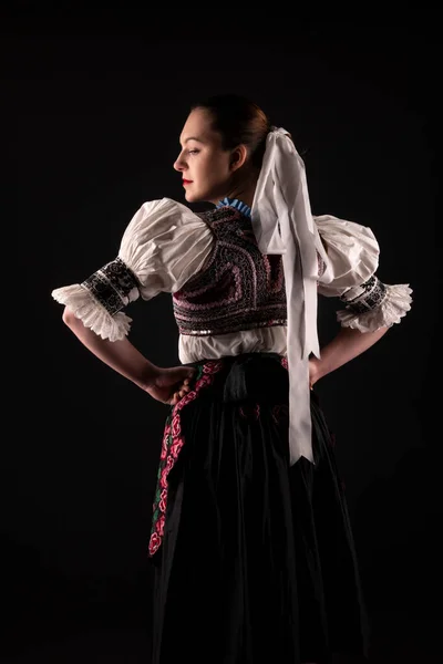 Joven Chica Hermosa Vestido Tradicional Folklore Eslovaco Chica Folklórica Eslovaca —  Fotos de Stock