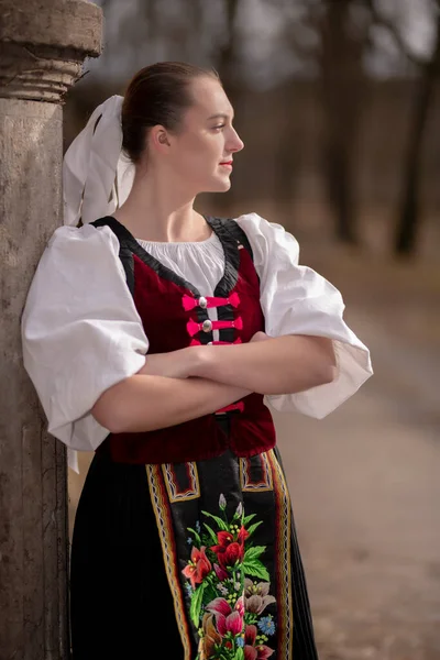 Σλοβακική Παράδοση Σλοβάκικη Λαϊκή Κοπέλα — Φωτογραφία Αρχείου