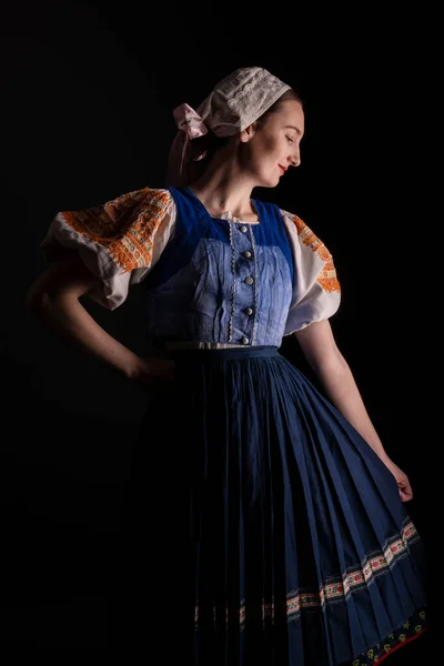 Belle Fille Robe Traditionnelle Slovaque — Photo