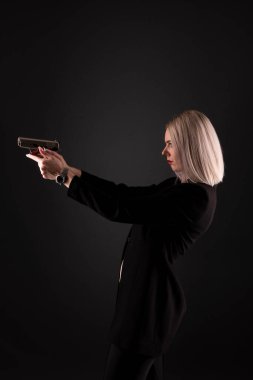 Sexy Genç kız silahla