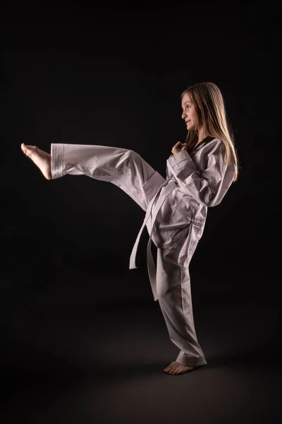 Young Girl Training Martial Art Taekwondo — Foto de Stock