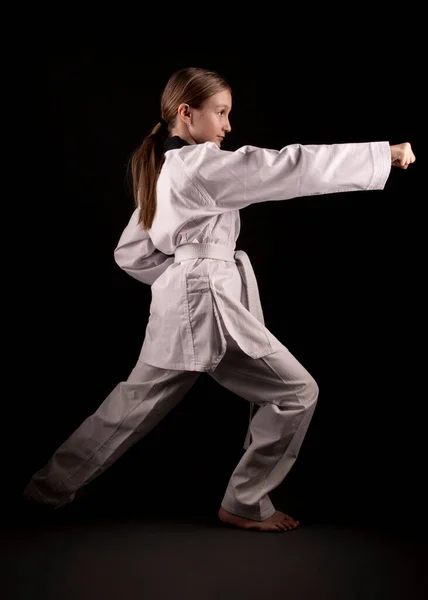 Young Girl Training Martial Art Taekwondo — Stock fotografie