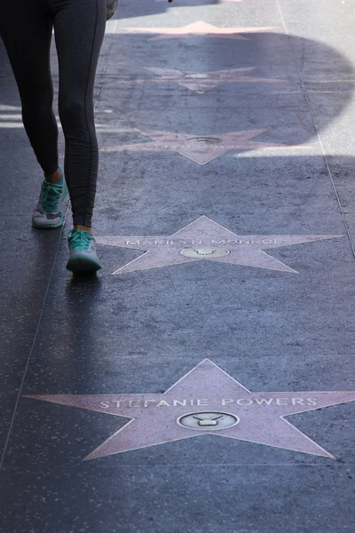 Kävelee ympäri Los Angelesia. Kävelee kuuluisia. — kuvapankkivalokuva