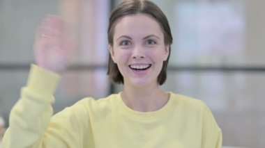 El sallayan genç kadın portresi, hoş geldiniz.