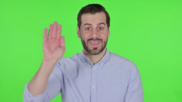 Portrait of Man Waving, Welcoming, Green Screen — Stok Video