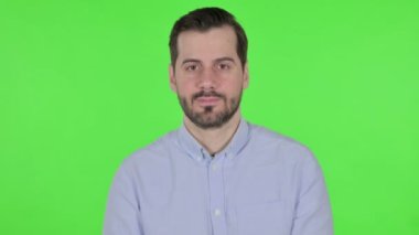 Ciddi Adam Portresi Kameraya Bakıyor, Yeşil Ekran