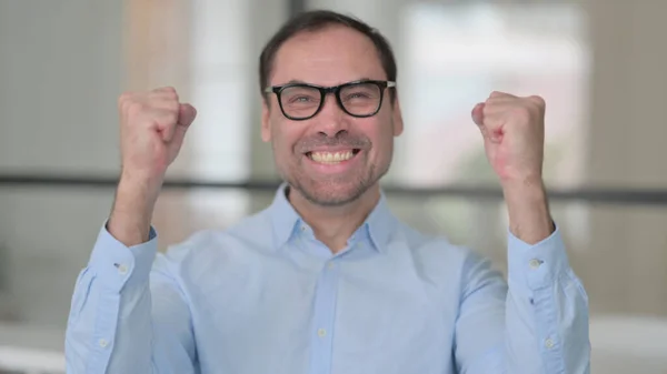 Portrait of Excited Middle Aged Man Celebrating Success — Stock Photo, Image