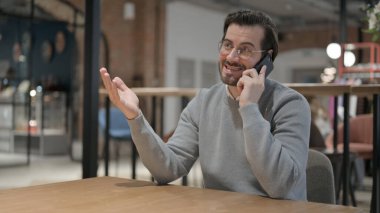 Evet mutlu bir genç adam