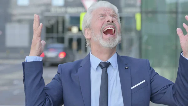 Old Businessman Screaming, Getting Crazy while Standing Outdoor — Stock Photo, Image