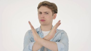 Beyaz Arkaplanda Silah Hareketi İşareti Göstermeyen Genç Adam