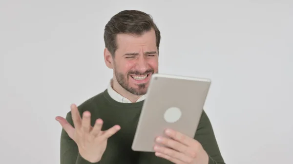Portret van de man met verlies op de tablet in het kantoor, wit scherm — Stockfoto