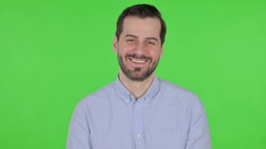 Çekici Adam Portresi Kameraya Gülümseyen Yeşil Ekran