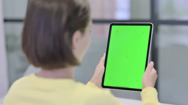 Young Woman Holding Digital Tablet with Green Screen — Stock Photo, Image